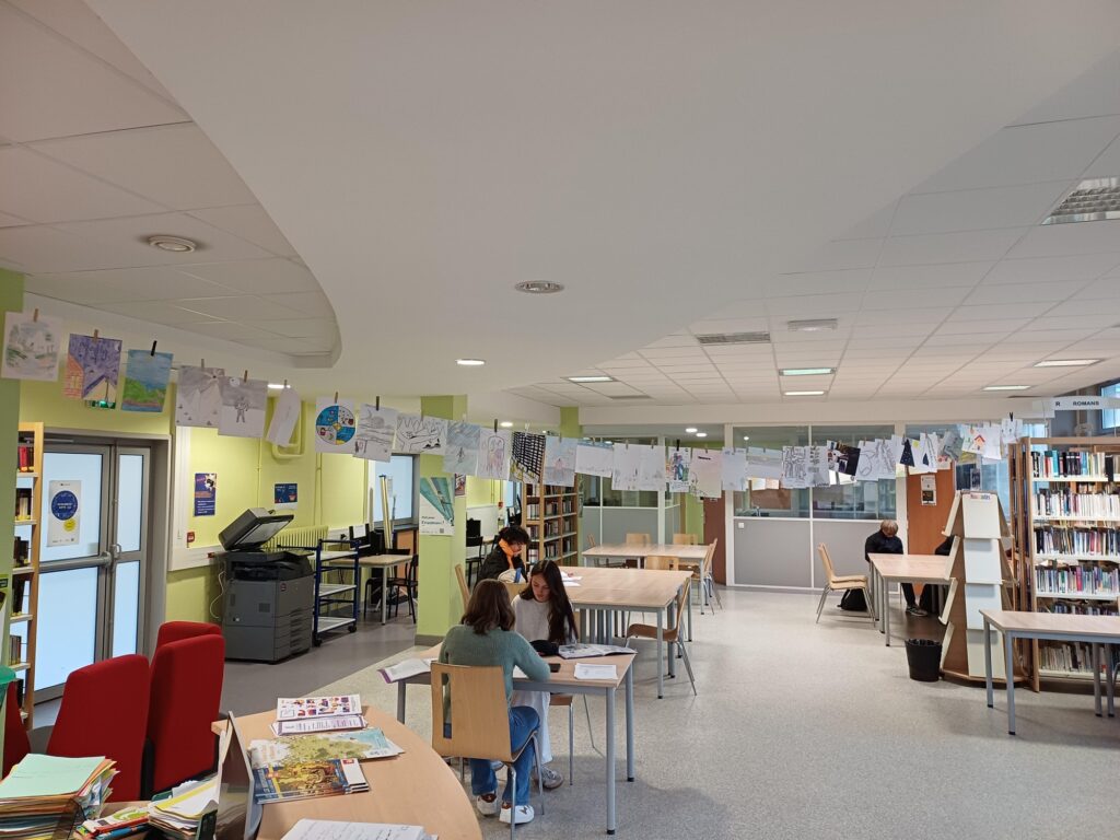 La grande lessive - 16 octobre 2025 - LPO Elisa Lemonnier