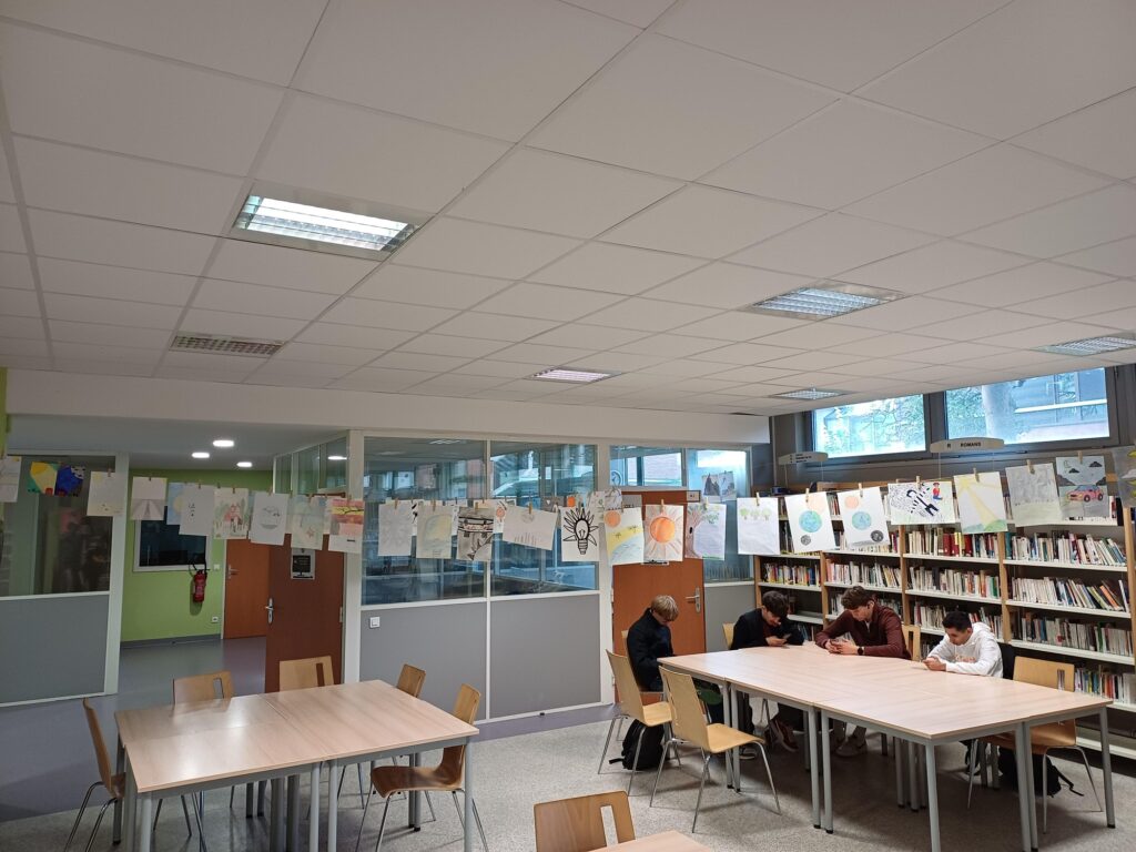 La grande lessive - 16 octobre 2025 - LPO Elisa Lemonnier