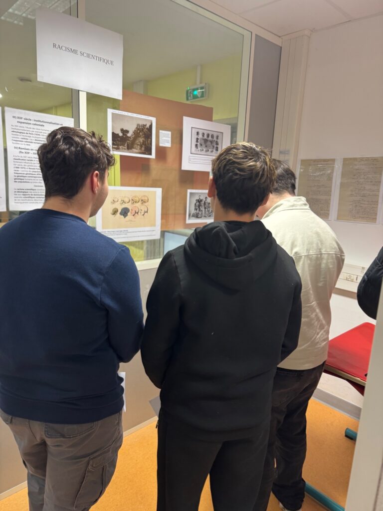 Exposition Zooms sur les zoos humains